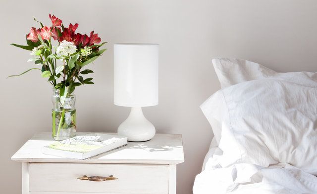 Room, Petal, White, Furniture, Drawer, Bouquet, Chest of drawers, Artifact, Interior design, Cut flowers, 