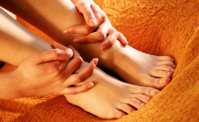 Leg, Skin, Human leg, Foot, Toe, Nail, Spa, Massage, Hand, Close-up, 
