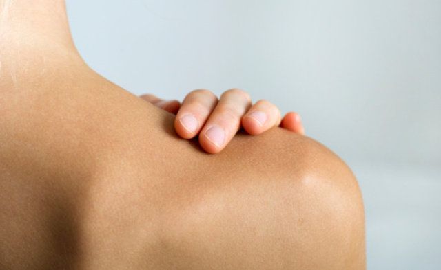 Skin, Shoulder, Joint, Neck, Arm, Hand, Muscle, Close-up, Abdomen, Chiropractor, 