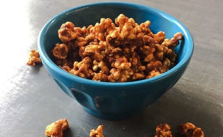 ダイエットの真実 空腹のまま寝るのとスナックを食べて寝るのは どっちがよくない