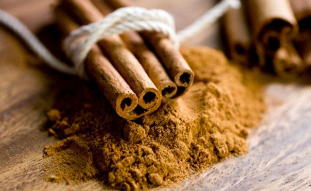 Cinnamon, Cinnamon stick, Spice, Hand, Nail, Plant, Mixed spice, 