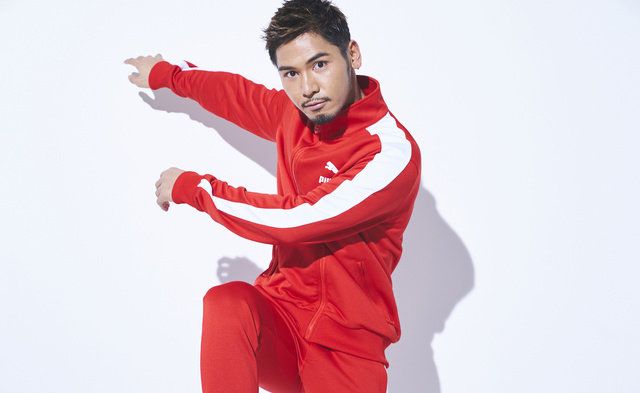Red, Clothing, Outerwear, Suit, Wushu, Sleeve, Kung fu, Muscle, Pajamas, Sportswear, 