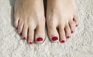 プロの手を借りる前に 硬くなった足の皮膚の正しい取り方 プロの手を借りる前に 硬くなった足の皮膚の正しい取り方