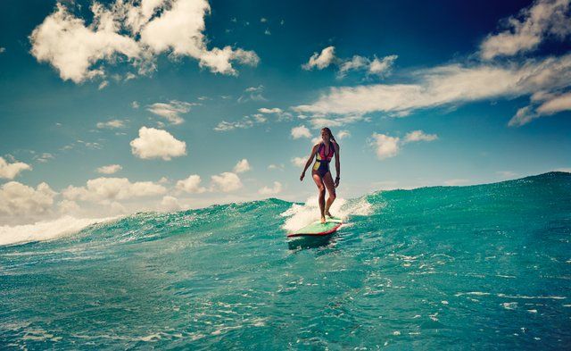Surfing, Wakesurfing, Surfing Equipment, Boardsport, Wave, Surfboard, Wind wave, Sky, Surface water sports, Ocean, 
