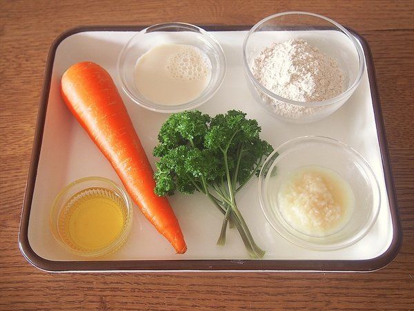 Food, Dish, Carrot, Cuisine, Ingredient, Produce, Lunch, Comfort food, Baby carrot, Meal, 