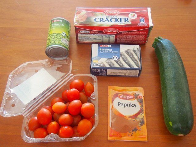 Food, Tomato, Vegetable, Vegan nutrition, Solanum, Ingredient, Natural foods, Cuisine, Plum tomato, Fruit, 