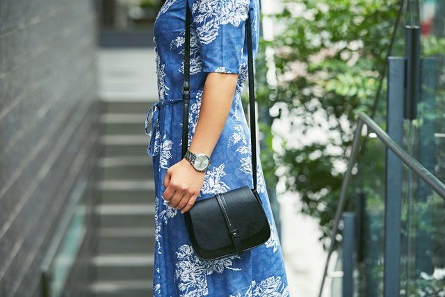 Blue, Textile, Bag, Style, Pattern, Fashion accessory, Street fashion, Shoulder bag, Electric blue, Fashion, 