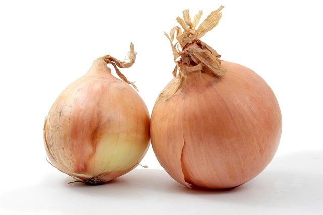 Yellow onion, Shallot, Vegetable, Onion, Food, Natural foods, Plant, Pearl onion, Root vegetable, Produce, 