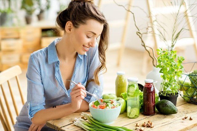 Natural foods, Eating, Vegetable juice, Food, Superfood, Vegetable, Plant, Vegan nutrition, Vegetarian food, Leaf vegetable, 