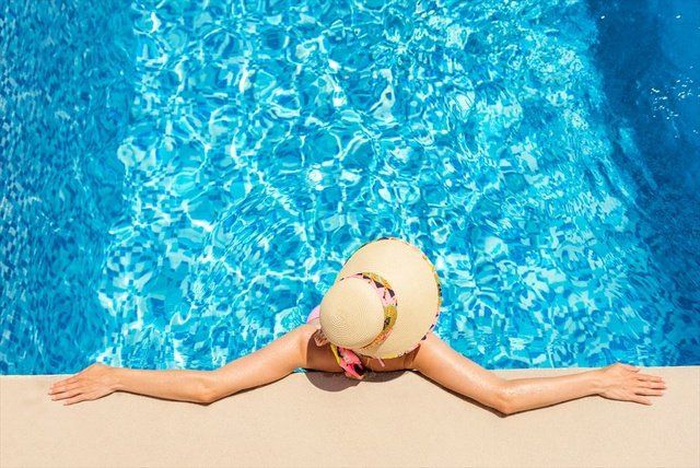 Swimming pool, Fun, Aqua, Turquoise, Leisure, Water, Recreation, Summer, Swimming, Leg, 