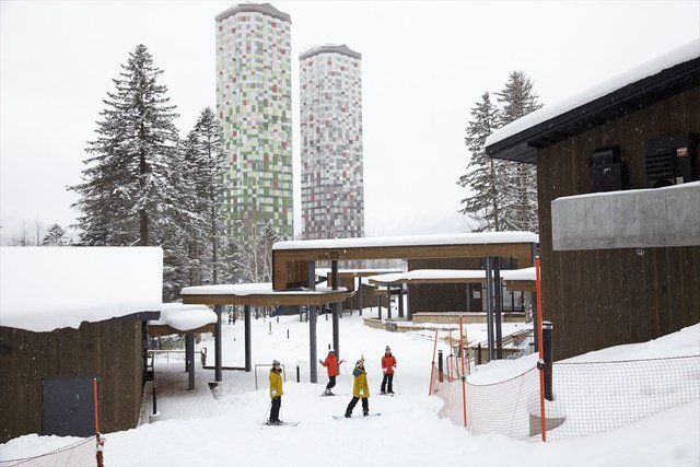 Snow, Winter, Tree, Architecture, Ski resort, Hill station, Building, Recreation, Freezing, Ice, 