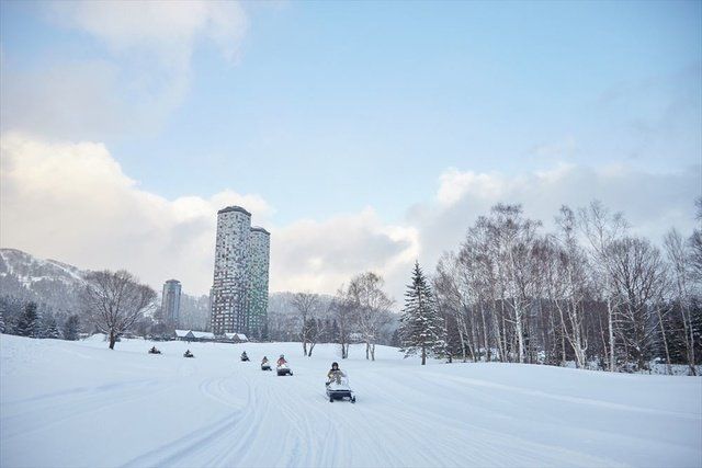 Snow, Winter, Sky, Cloud, Freezing, Tree, Mountain, Ice, Architecture, Recreation, 