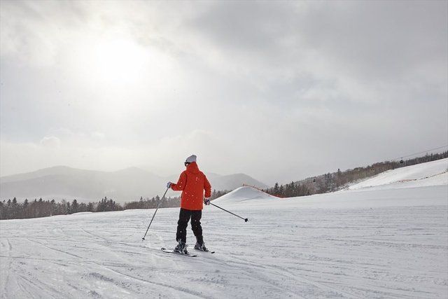 Snow, Skier, Skiing, Cross-country skiing, Winter, Ski, Winter sport, Recreation, Outdoor recreation, Ski Equipment, 