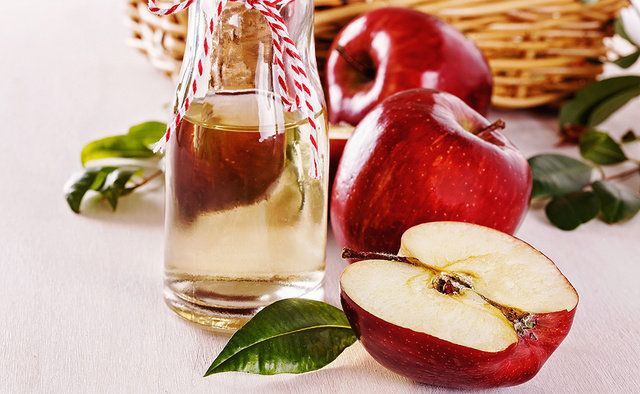 Food, Apple, Apple cider vinegar, Ingredient, Fruit, Apple juice, Drink, Juice, Plant, Produce, 