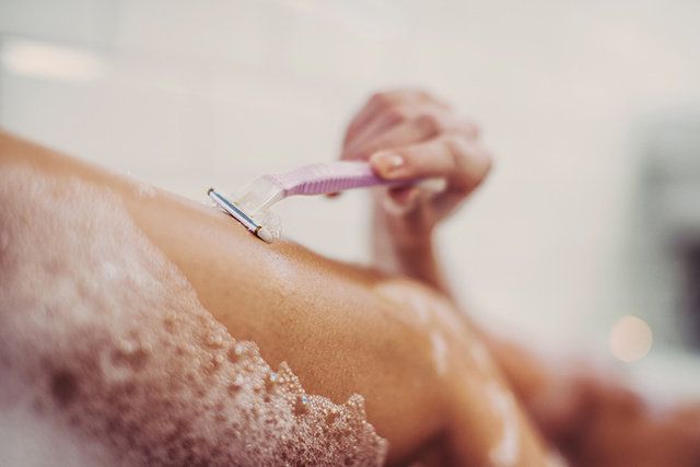 Skin, Water, Hand, Lip, Arm, Bathing, Joint, Shoulder, Close-up, Muscle, 