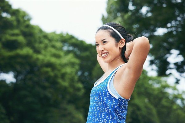 Clothing, Ear, Happy, Dress, People in nature, Summer, Day dress, Flash photography, Street fashion, Sleeveless shirt, 