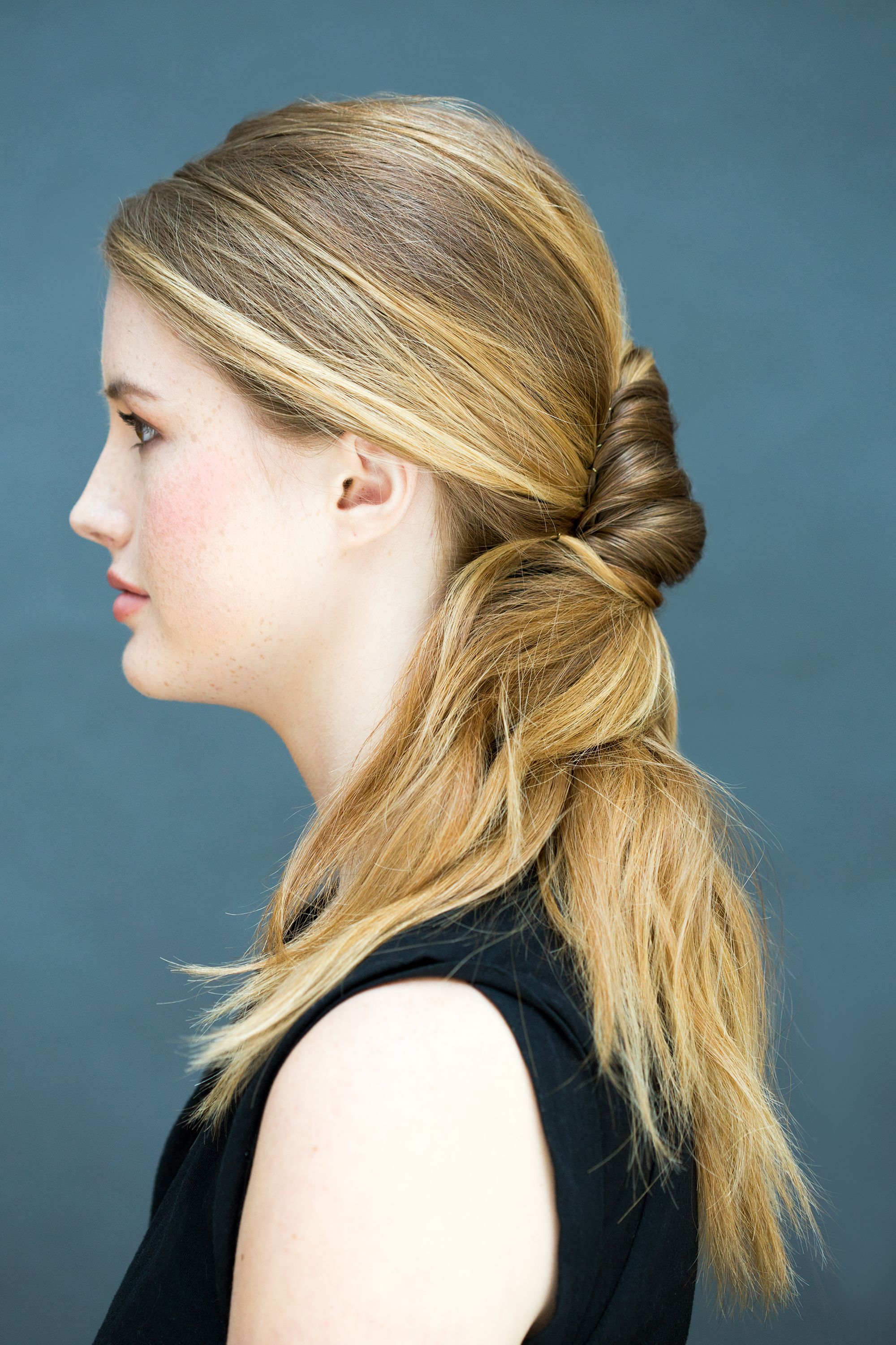 10 Easy Hairstyles You Can Do In 10 Seconds Diy Hairstyles