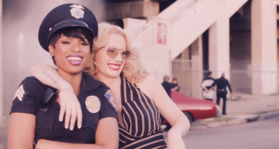 Iggy Azalea Trouble - Trouble Music Video