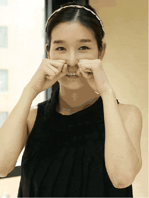 Girl Plays Cum Her Mouth