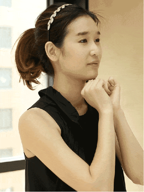 How to Give Yourself a Korean Beauty Facial Massage in GIFs
