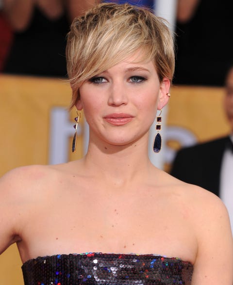 <p>Big earrings + pixie cut (+ Jennifer Lawrence) = perfection. </p>