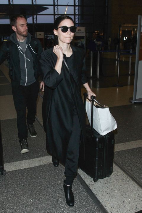 100+ Celebrity Airport Fashion Looks - How Celebs Travel in Style