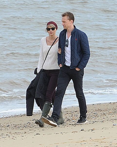 Nude Beach Grip - Tom Hiddleston and Taylor Swift's Body Language: an Expert ...