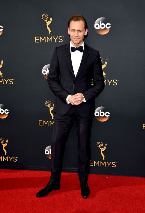 Tom Hiddleston Presents at the Emmy Awards 2016 - Tom Hiddleston's Emmy ...