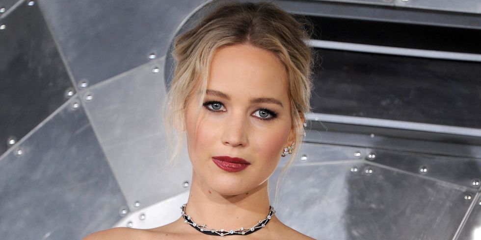 <p>2016 was the year JLaw dyed her hair <a href="http://www.marieclaire.com/beauty/news/g2607/blonde-hair-dictionary/" target="_blank" data-tracking-id="recirc-text-link">every possible shade of blonde</a>. Our favorite hue not just for winter, but for 365-days-a-year wearability is her recent ash blonde with platinum face-framing highlights.&nbsp;</p>