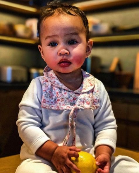 Chrissy Teigen and John Legend Daughter Luna Photos - Pictures of ...