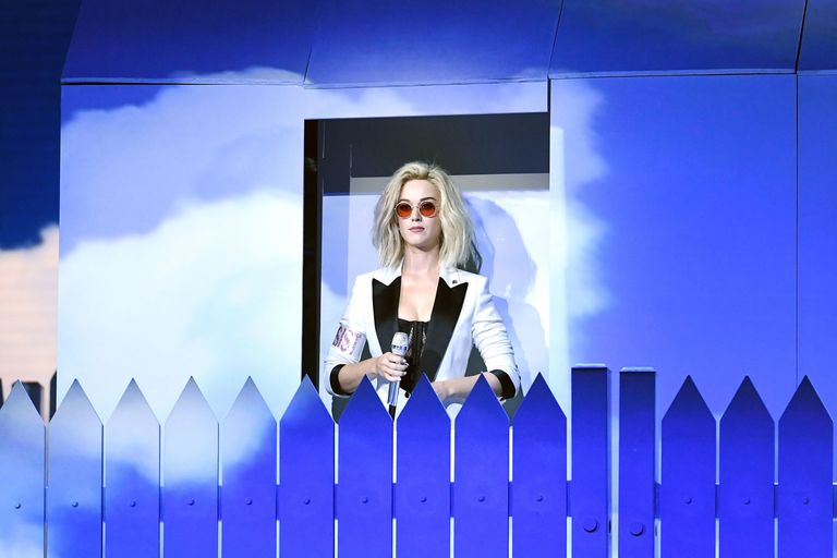 Watch Video Of Katy Perry Performing New Song At Grammys 2017