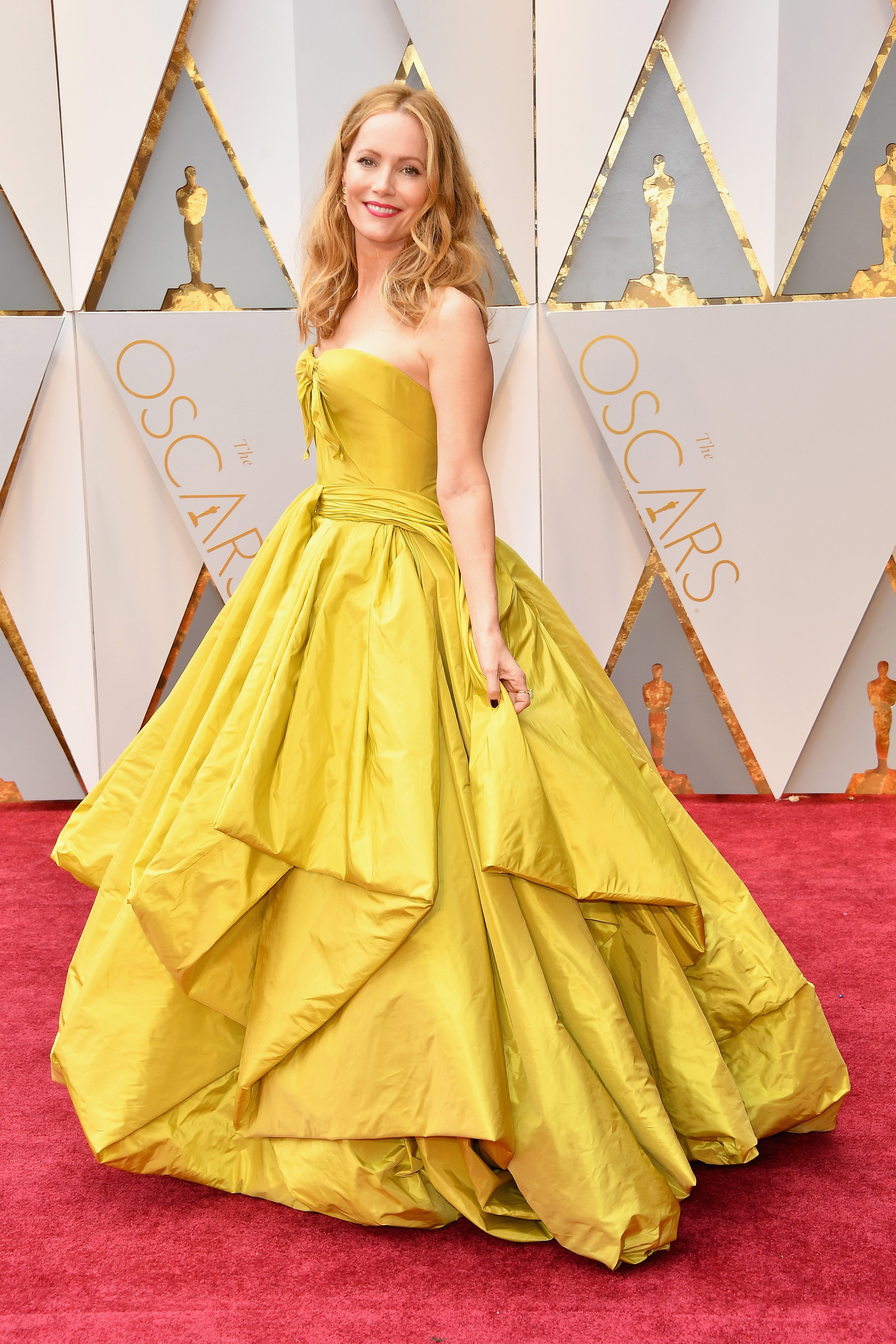 Leslie Mann Had a Beauty and the Beast Moment with 2017 Oscars ... Leslie Mann Had a Beauty and the Beast Moment with 2017 Oscars ...