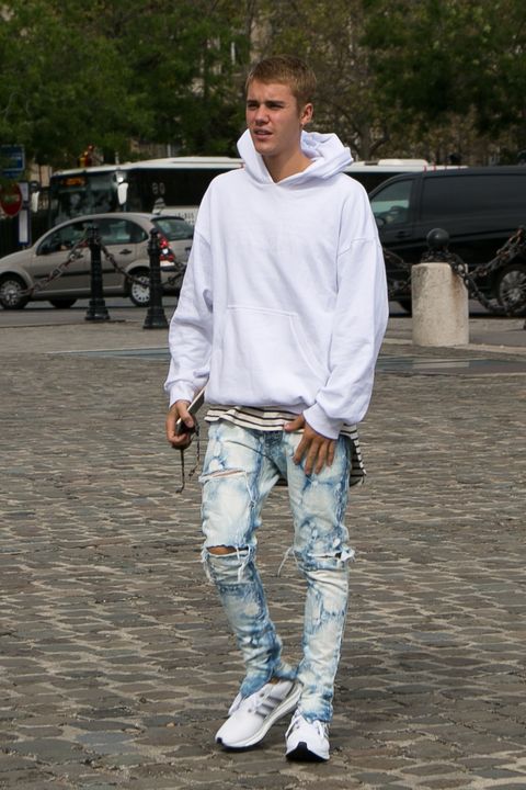 Celebrities in Ripped Denim - Celebrities Wearing Destroyed Jeans