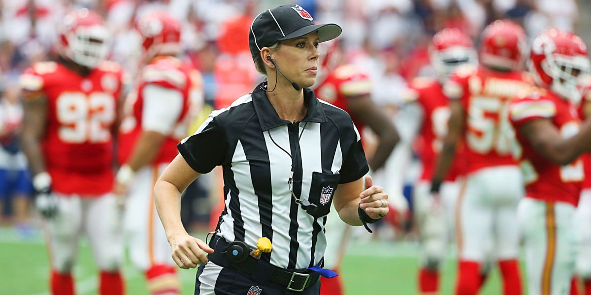 The First Female Nfl Official A Day In The Life Of Sarah Thomas 