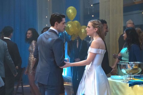 50 Best Riverdale Outfits From Season 1 And Where To Buy Them - 