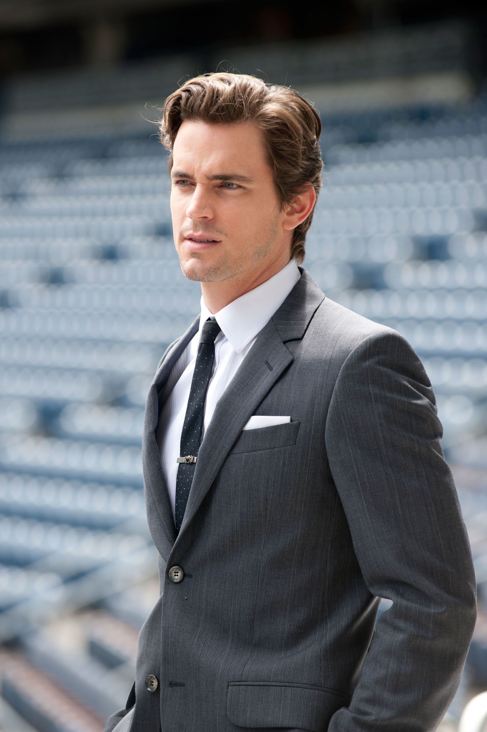 54836d984ce32_-_mcx-matt-bomer-016-s2.jpg