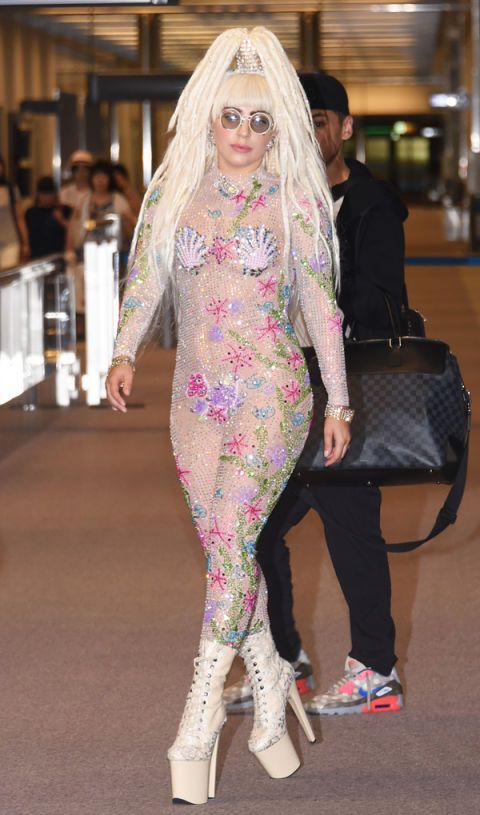 Lady Gaga Brings Yyi The Mermaid To The Airport