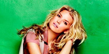 Bookworm Jessica - 40 Things You Don't Know About Jessica Simpson