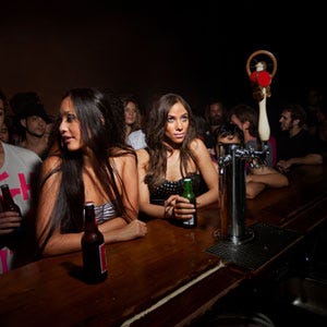 Frauen kennenlernen in clubs und bars