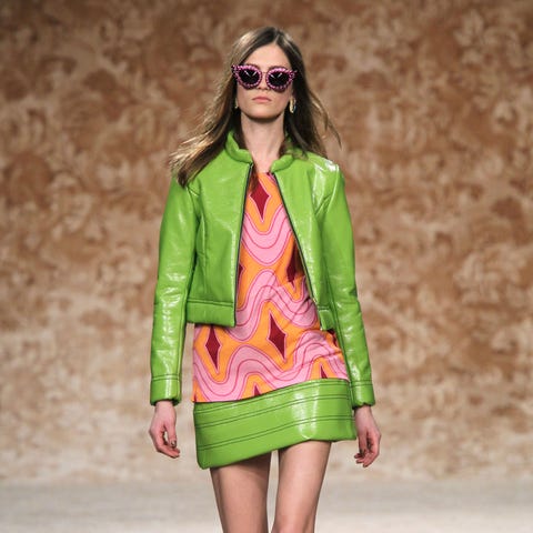 Clothing, Eyewear, Glasses, Vision care, Green, Fashion show, Human body, Sunglasses, Shoulder, Joint,