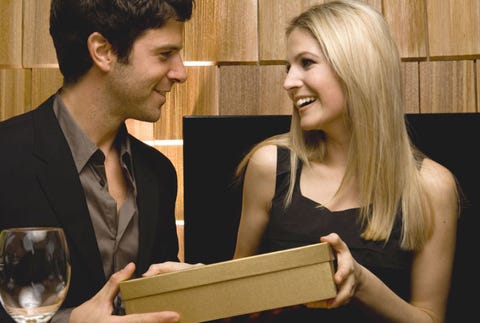 holiday-gift-etiquette-005-de.jpg holiday-gift-etiquette-005-de.jpg