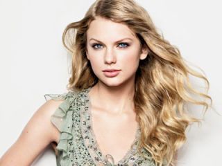 Taylor Swift Porn Schoolgirl - Taylor Swift Fashion Photos - Interview and Photo Shoot with ...