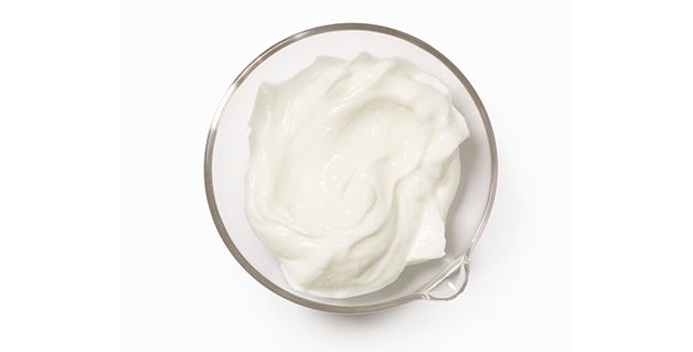 White, Cream, Sour cream, Whipped cream, Crème fraîche, Food, Mayonnaise, Dairy, Ingredient, Yogurt, 
