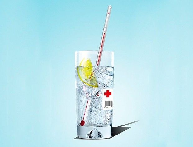 Highball glass, Drink, Drinking straw, Fizz, Distilled beverage, Liquid, Non-alcoholic beverage, Tom collins, Vodka and tonic, 