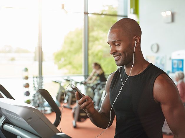 10 things men do at the gym that women hate