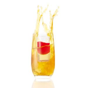 Fluid, Liquid, Yellow, Amber, Glass, Drinkware, Alcohol, Distilled beverage, Liqueur, Rum, 
