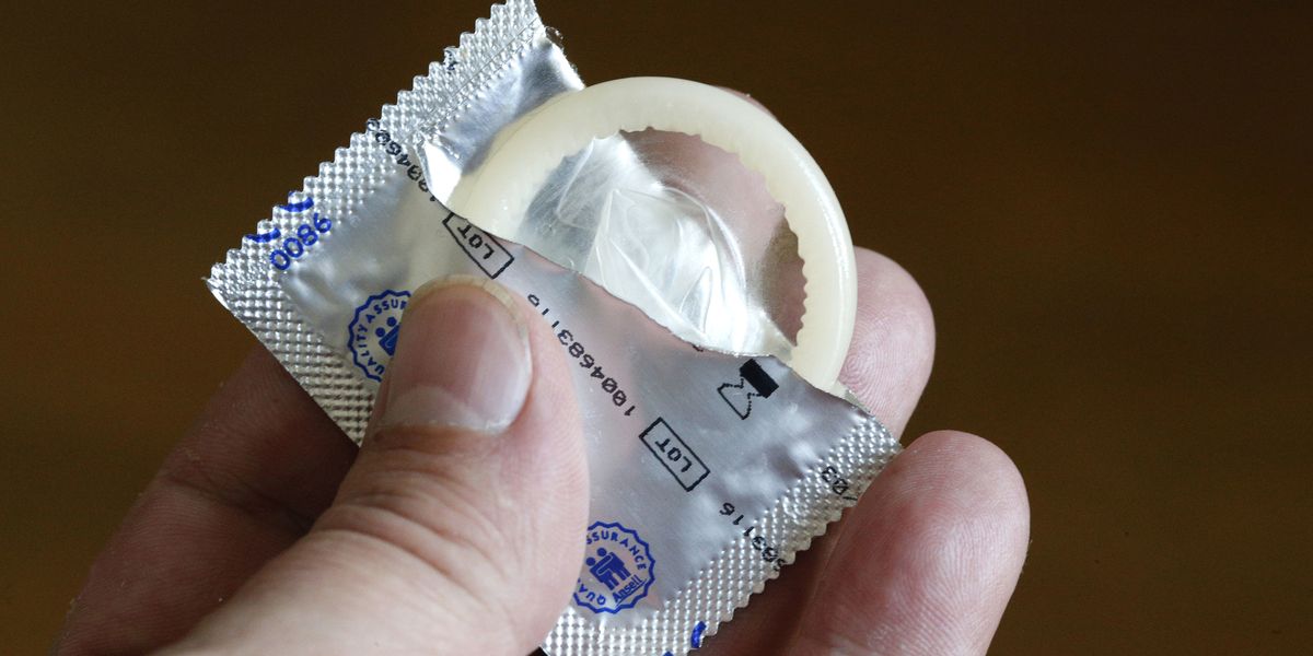 do married cuples wear condoms