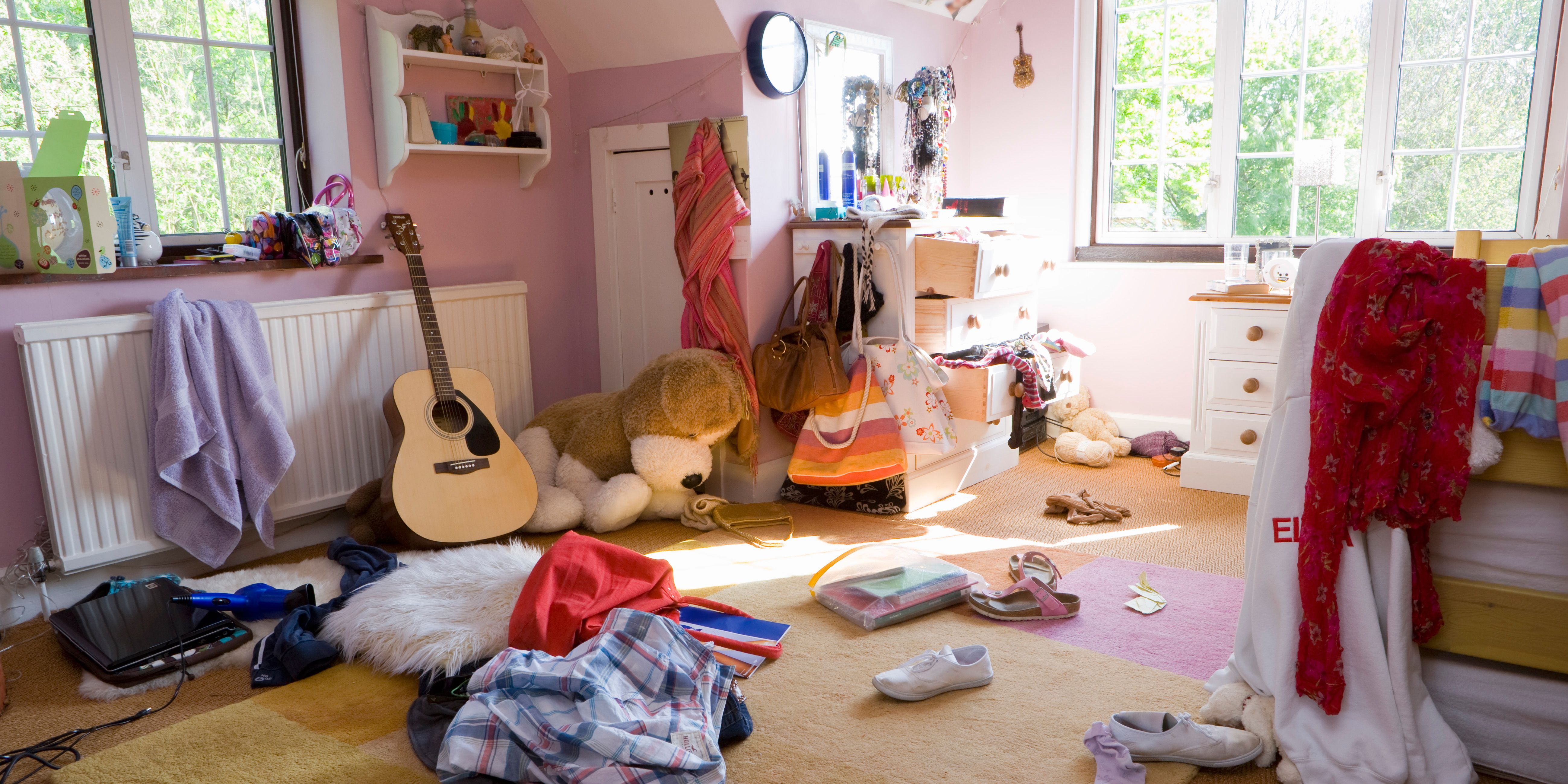 words to describe a messy room