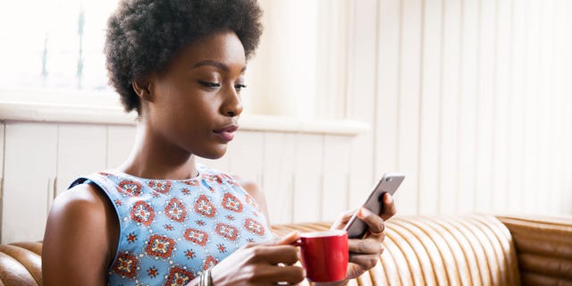 妊娠中のカフェイン摂取は コーヒー2 3杯程度 なら害はないと専門家が解説 ハーパーズ バザー Harper S Bazaar 公式 妊娠中のカフェイン摂取は コーヒー2 3杯程度 なら害はないと専門家が解説 ハーパーズ バザー Harper S Bazaar 公式