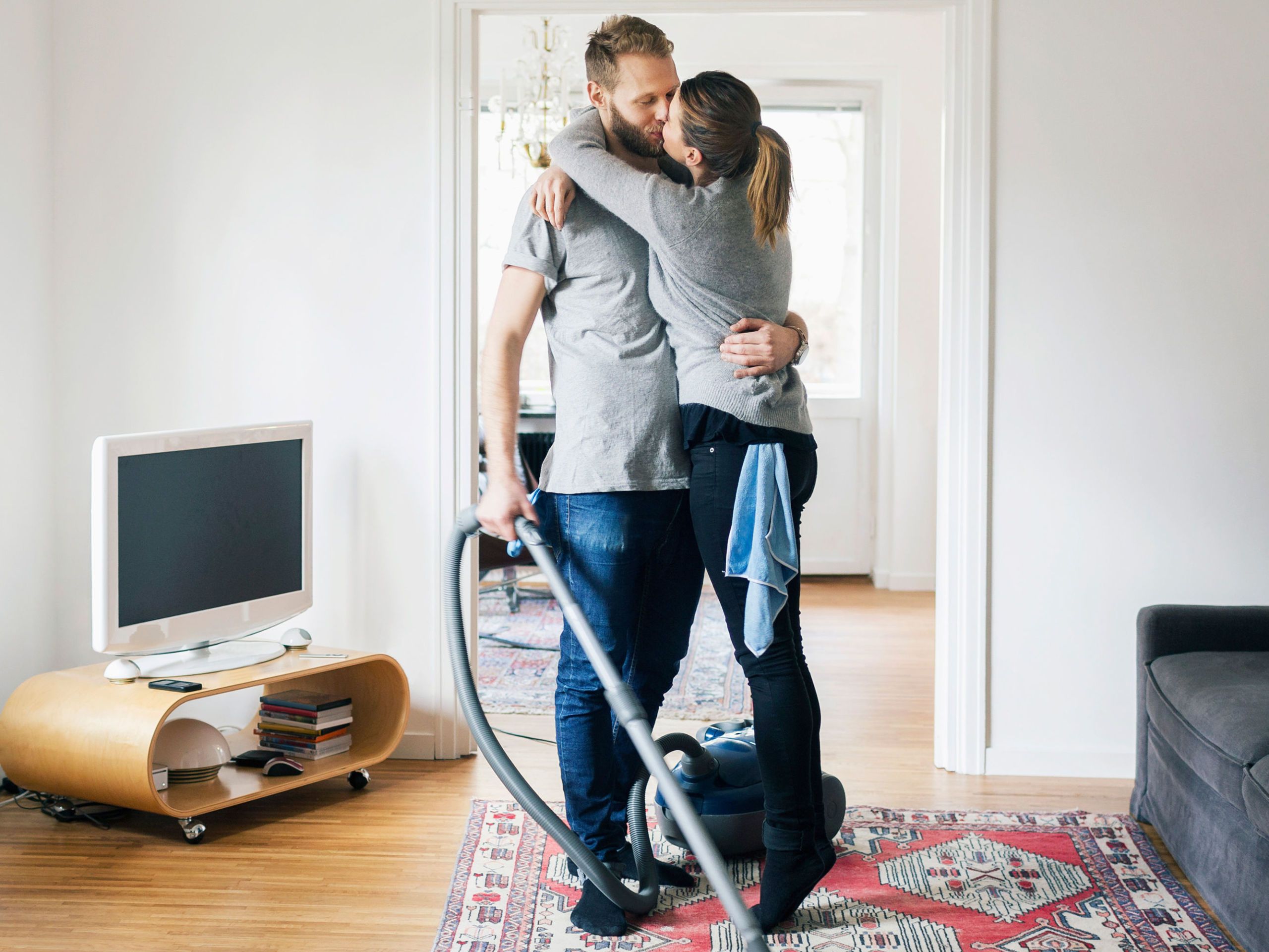 Why men should do more housework photo
